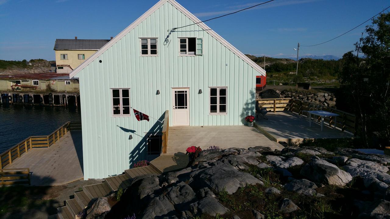 Lysvoldbrygga Bed & Breakfast Henningsvaer Exterior photo