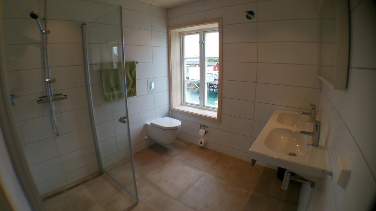 Lysvoldbrygga Bed & Breakfast Henningsvaer Exterior photo