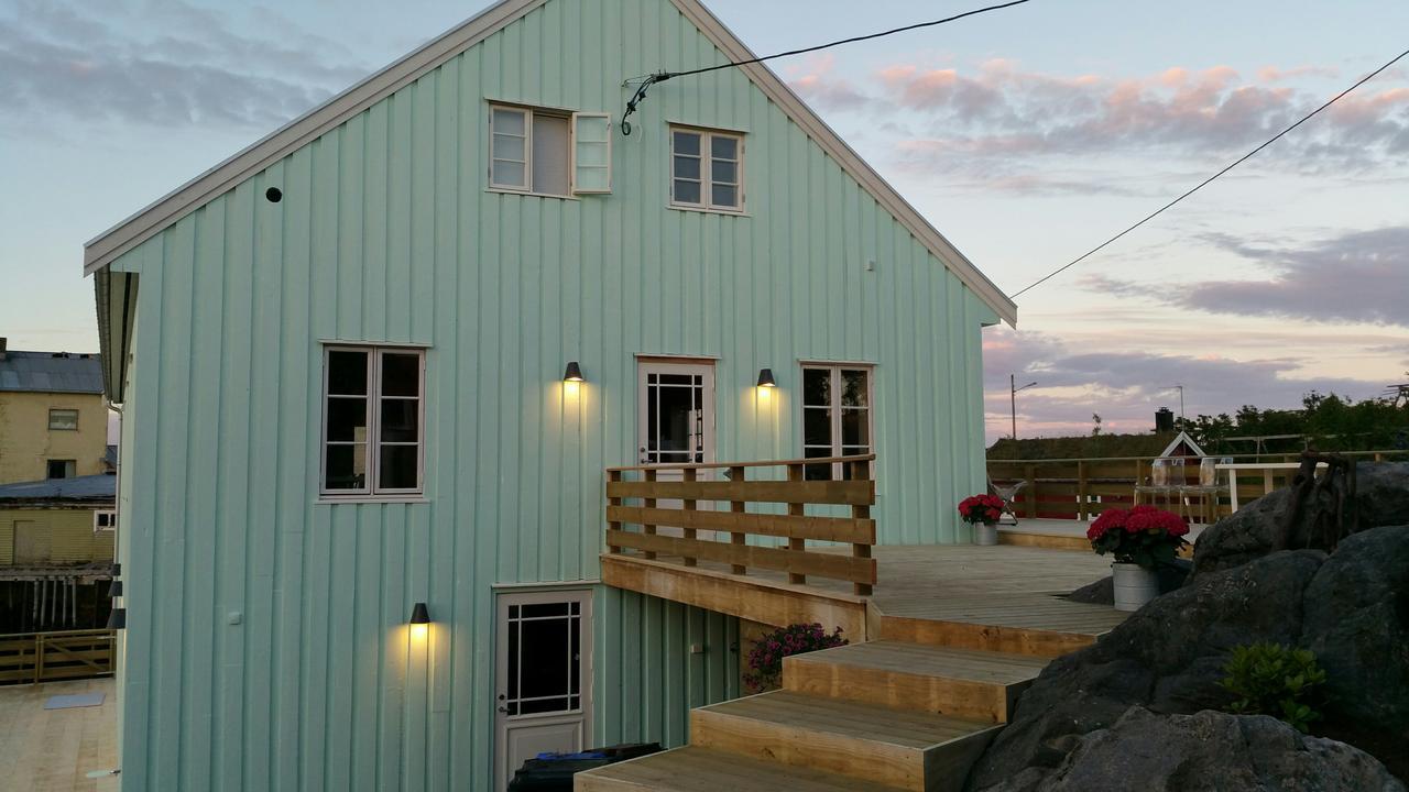 Lysvoldbrygga Bed & Breakfast Henningsvaer Exterior photo