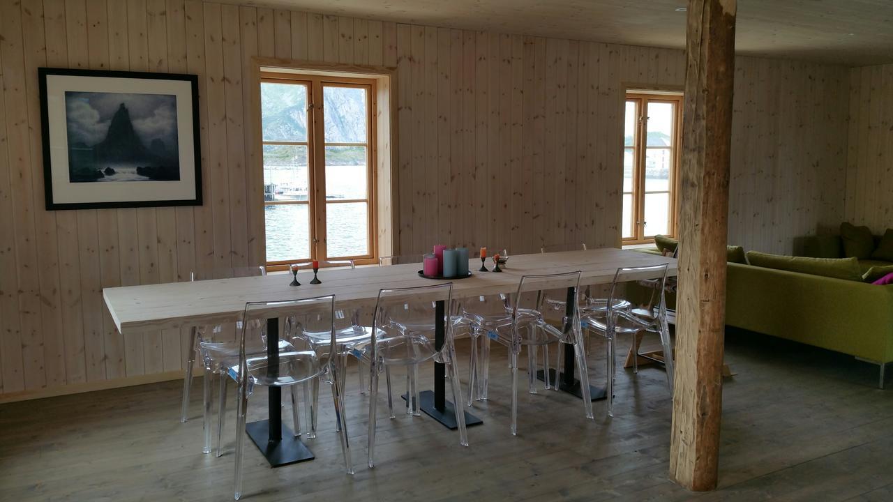 Lysvoldbrygga Bed & Breakfast Henningsvaer Exterior photo