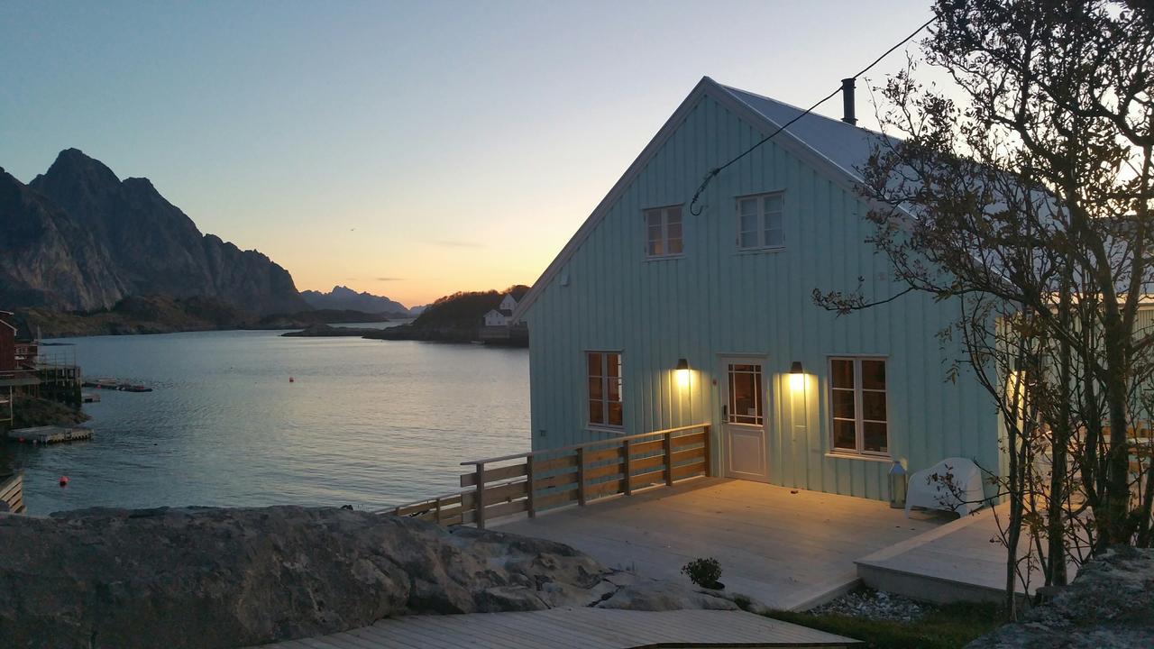 Lysvoldbrygga Bed & Breakfast Henningsvaer Exterior photo