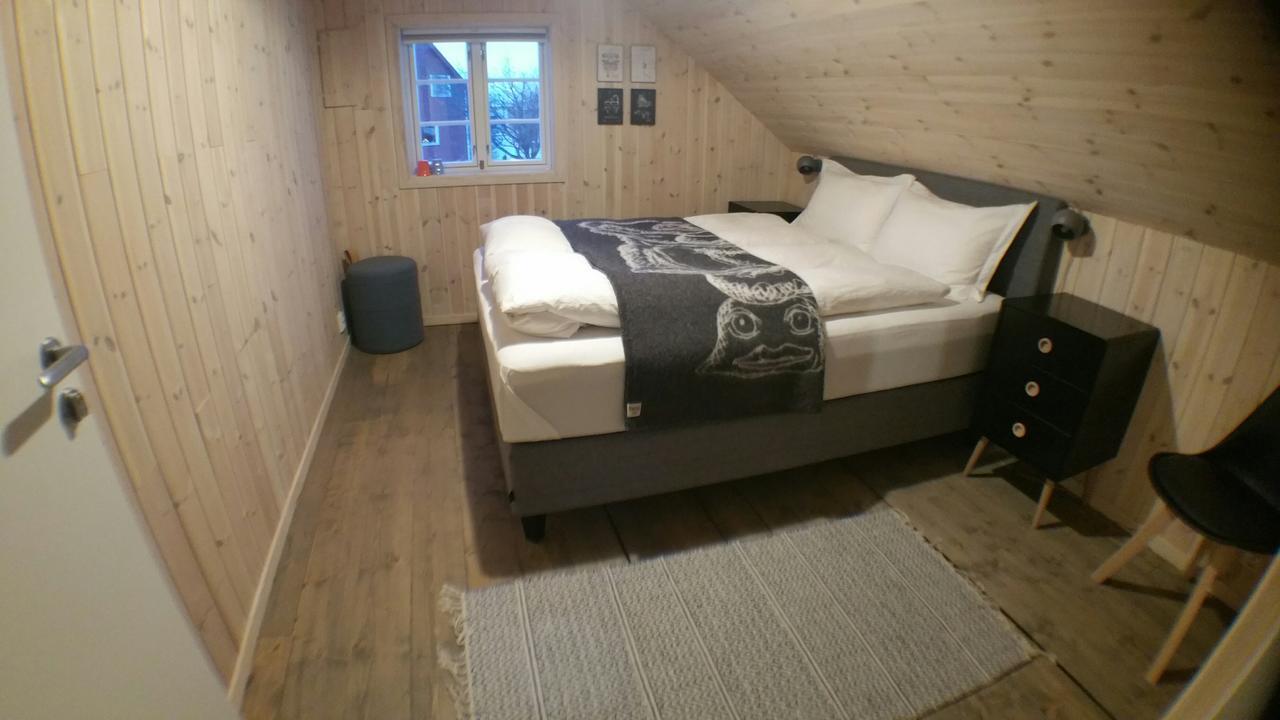 Lysvoldbrygga Bed & Breakfast Henningsvaer Exterior photo