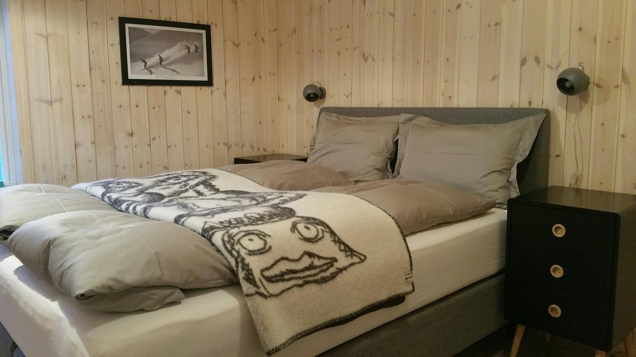 Lysvoldbrygga Bed & Breakfast Henningsvaer Exterior photo